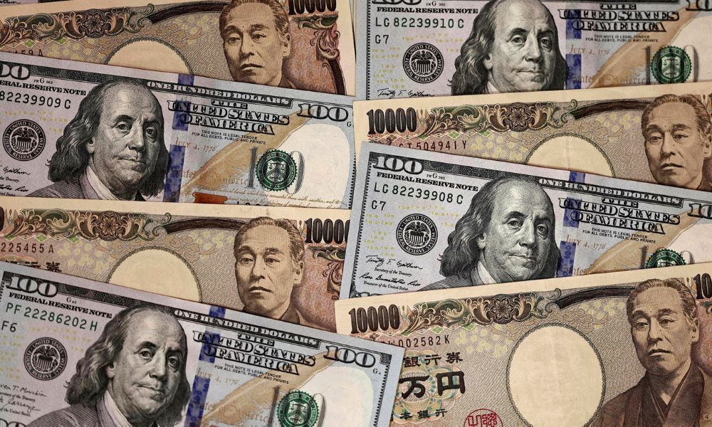 BOJ Tweak Stirs Yen Volatility; Dollar Stays Down After US Data
